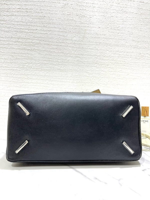 Ziva's Charm handbag – back view (33.5cm*16.5cm*24cm)