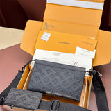  crossbody bag interior and compartment view
