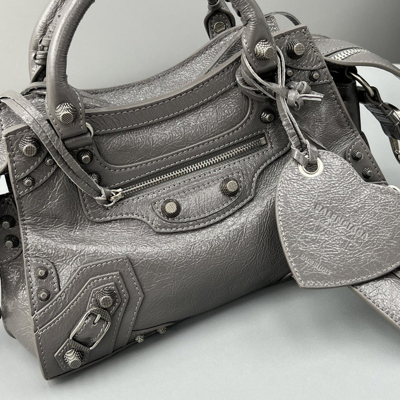 Zivas Charm Elevated Essentials Statement Handbag (Structured Everyday Essential) – Styled Look