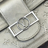  Streamlined shoulder bag carried on shoulder