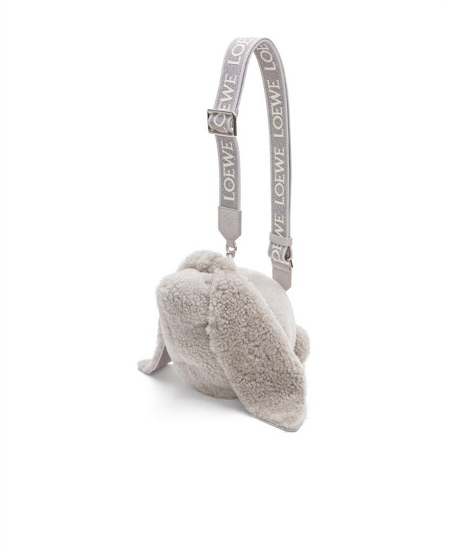 Ziva's Charm handbag – detail view (18cm*9cm*16.5cm)