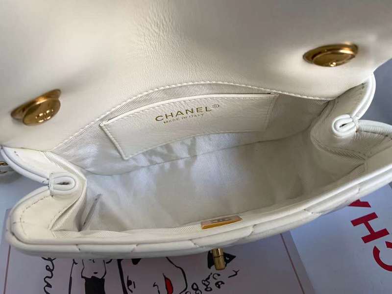 Zivas Charm Modern Edge Everyday Handbag (Effortless Style Upgrade) – Close-Up Detail