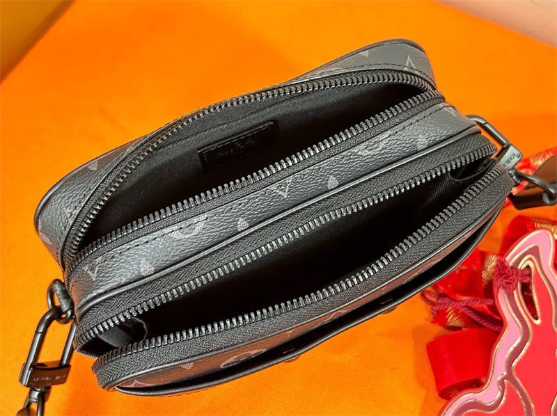 structured bag interior and compartment view 9