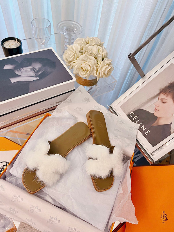 Hermes shoes Style 338 - full pair display (alternate angle)