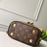 Handle and strap detail of refined premium women's handbag – women's everyday handbag