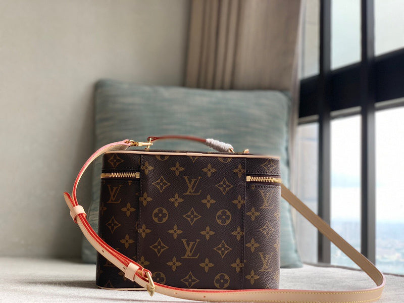 Everyday everyday bag carried on shoulder