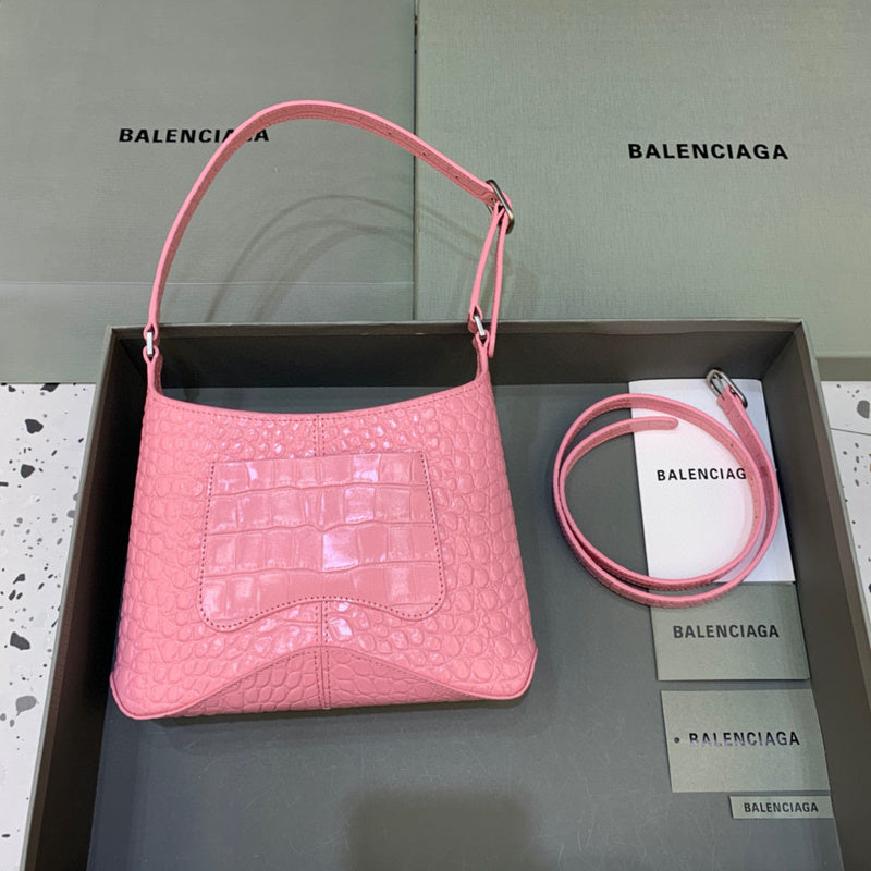 Zivas Charm Signature Style Statement Handbag (Timeless Wardrobe Addition) – Detail View