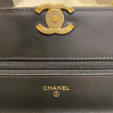 Ziva's Charm handbag – close-up view (one versatile size)