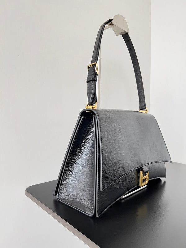 Zivas Charm Elevated Essentials Fashion Handbag (Elevated Accessory Essential) – Styled Look
