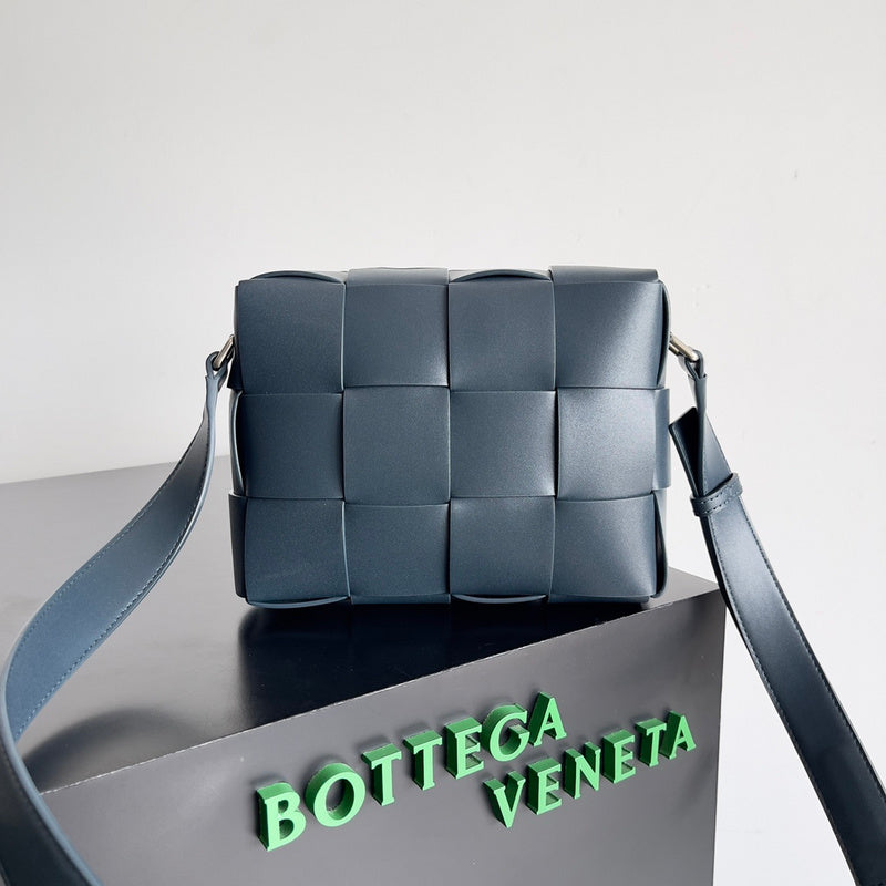 Polished Vegan Leather Handbag - Refined Silhouette | Women's Fashion Handbag #1598 - hardware and detail close-up (image 5) of designer-inspired handbag