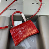 Understated Vegan Leather Handbag - Versatile Everyday Design | Women's Luxury Handbag #569 - close-up detail shot (image 3) of designer-inspired handbag