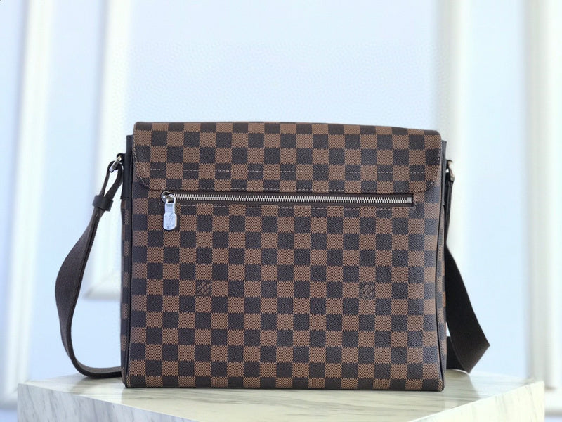 Close-up detail of classic refined women's handbag – women's luxury handbag