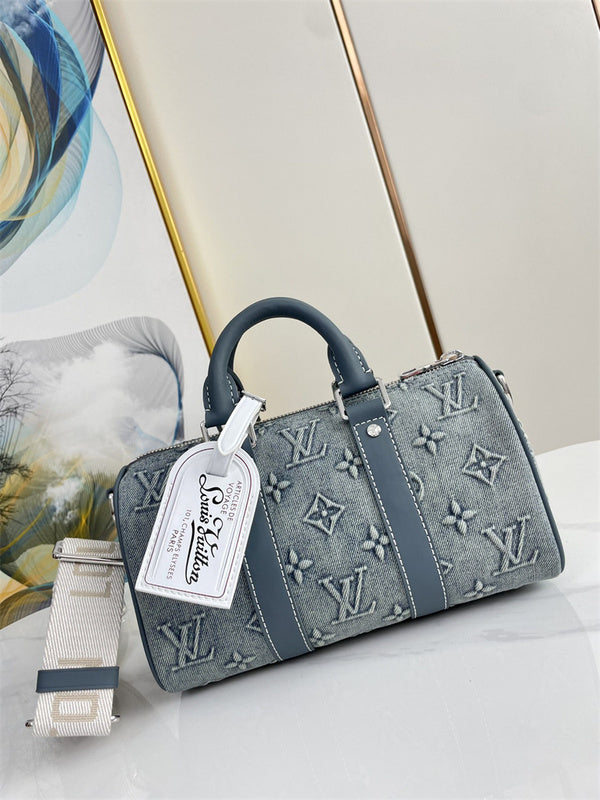  top-handle bag interior and compartment view