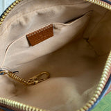 Side profile of sleek modern women's handbag – women's designer-style accessory