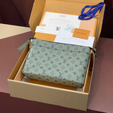  Modern handbag front view