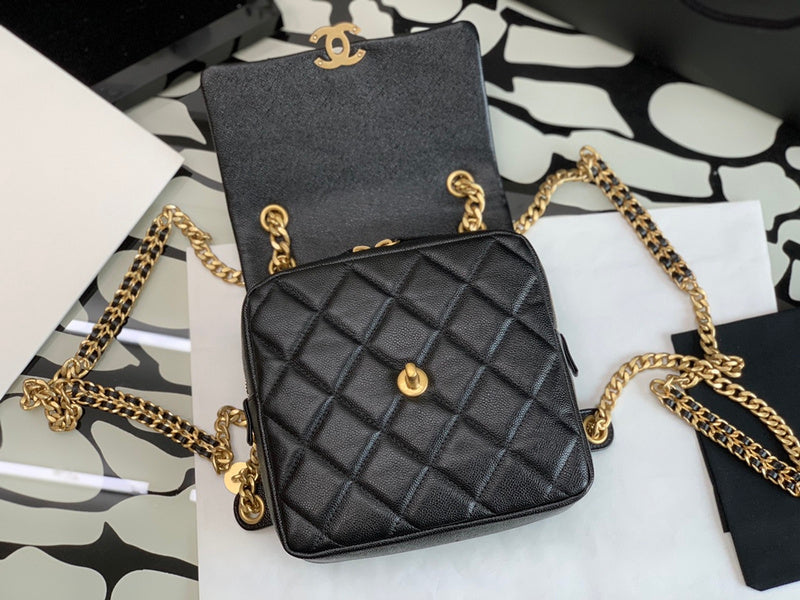  women's handbag, mid design, view 5