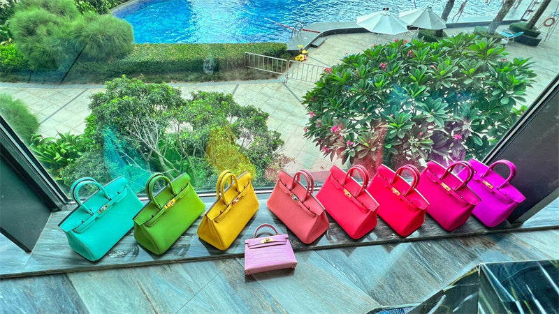  shopper bag interior and compartment view 9