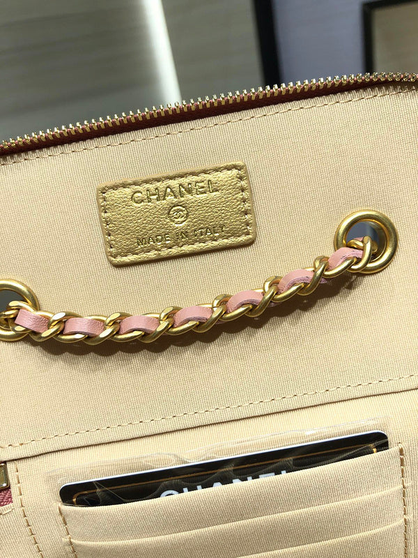  handbag, compact everyday style, image 5