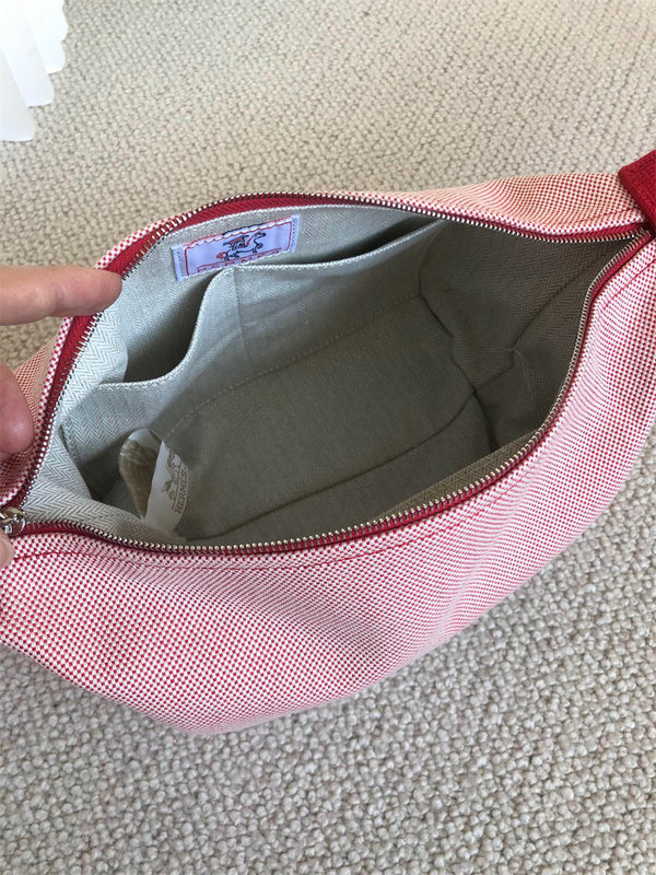  Sleek top-handle bag front view 19