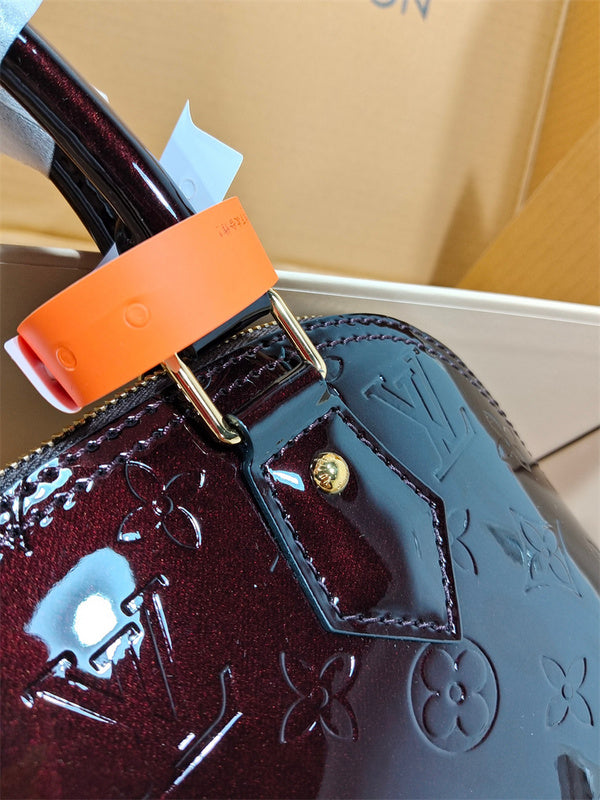  Chic top-handle bag carried on shoulder