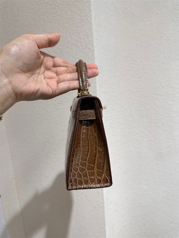  Modern everyday bag carried on shoulder 10