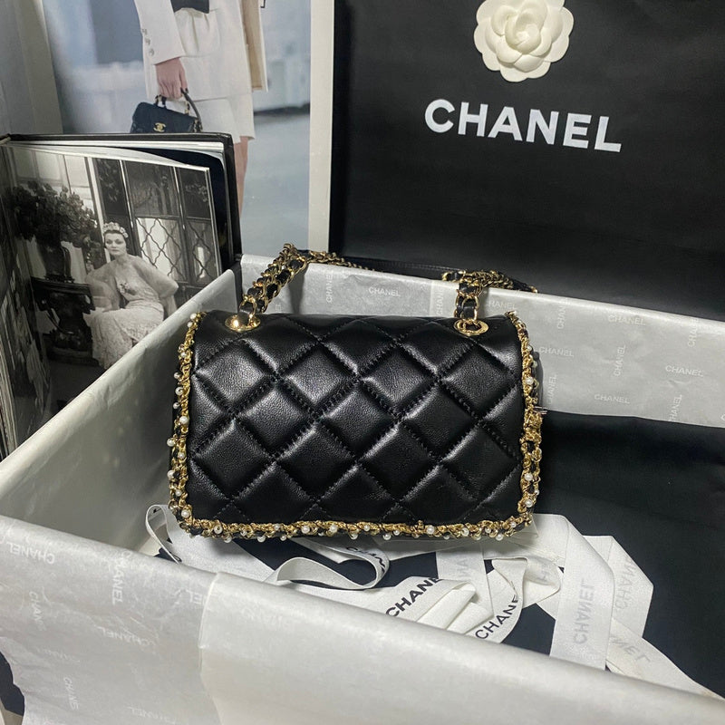 Ziva's Charm handbag – interior view (one versatile size)