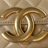  handbag, compact everyday style, image 4