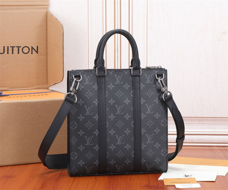  Effortless structured bag front view