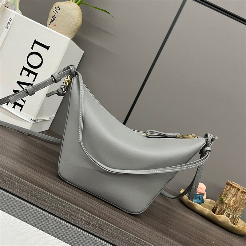 Ziva's Charm handbag – front view (28cm*17cm*9.5cm)