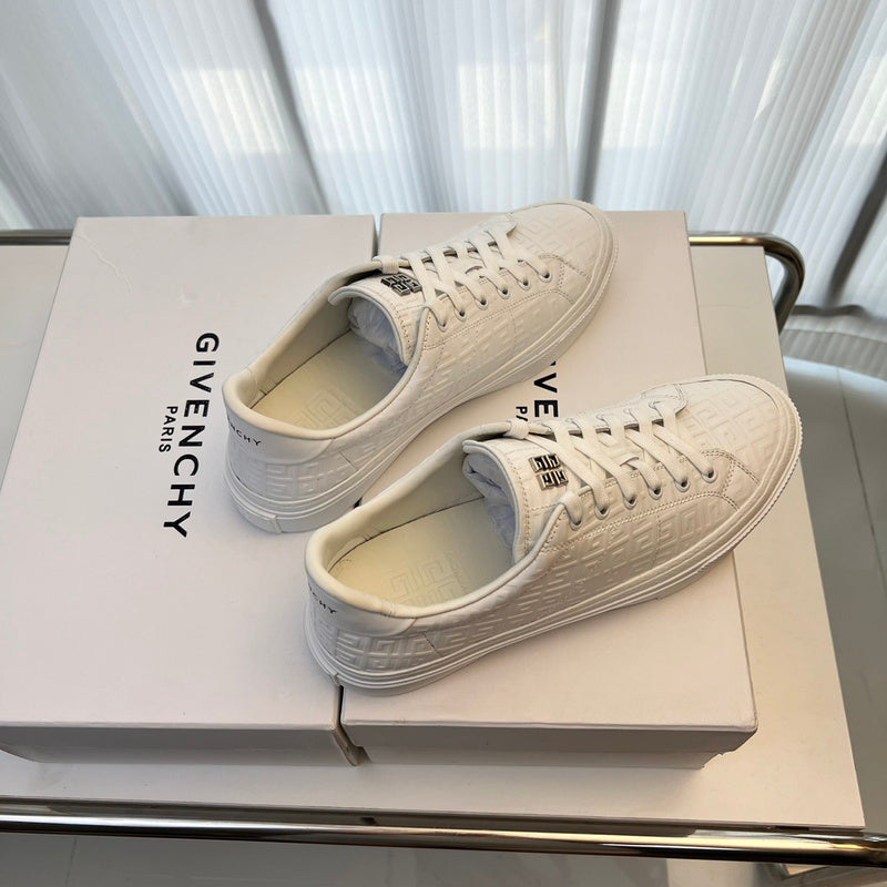 Givenchy shoes Style 188 - logo and branding close-up