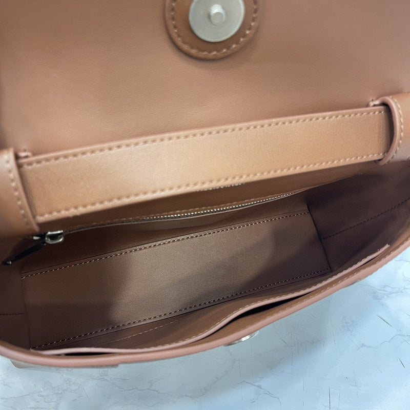 Zivas Charm Contemporary Flair Statement Handbag (Versatile Style Statement) – Detail View