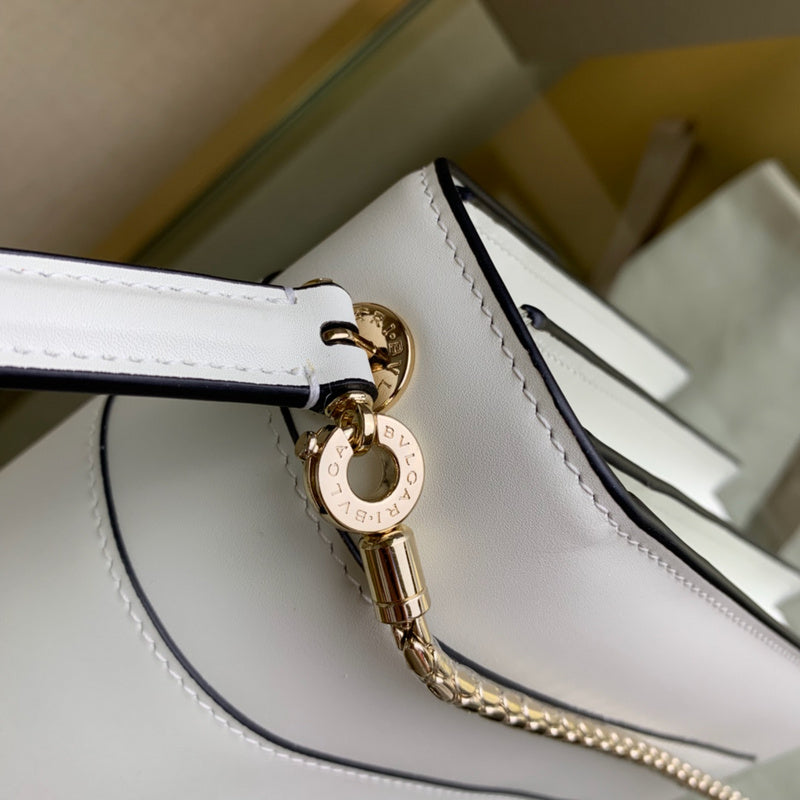Modern Vegan Leather Handbag - Versatile Everyday Design | Women's Luxury Handbag #1700 - hardware and detail close-up (image 5) of designer-inspired handbag