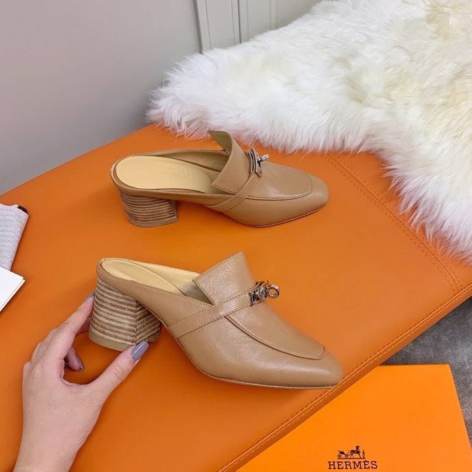 Hermès Beige Slingback Heels - Front View