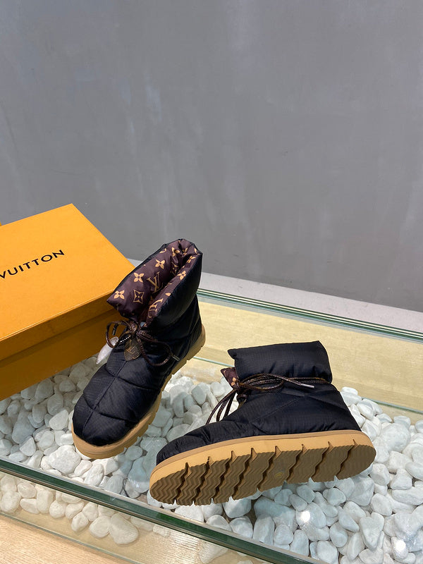 Louis Vuitton shoes Style 192 - top view showing design