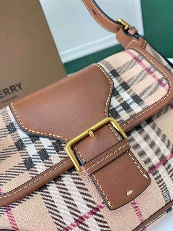 Ziva's Charm handbag – close-up view (one versatile size)