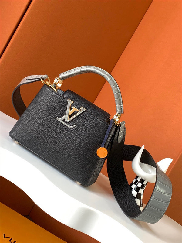  everyday bag interior and compartment view 21