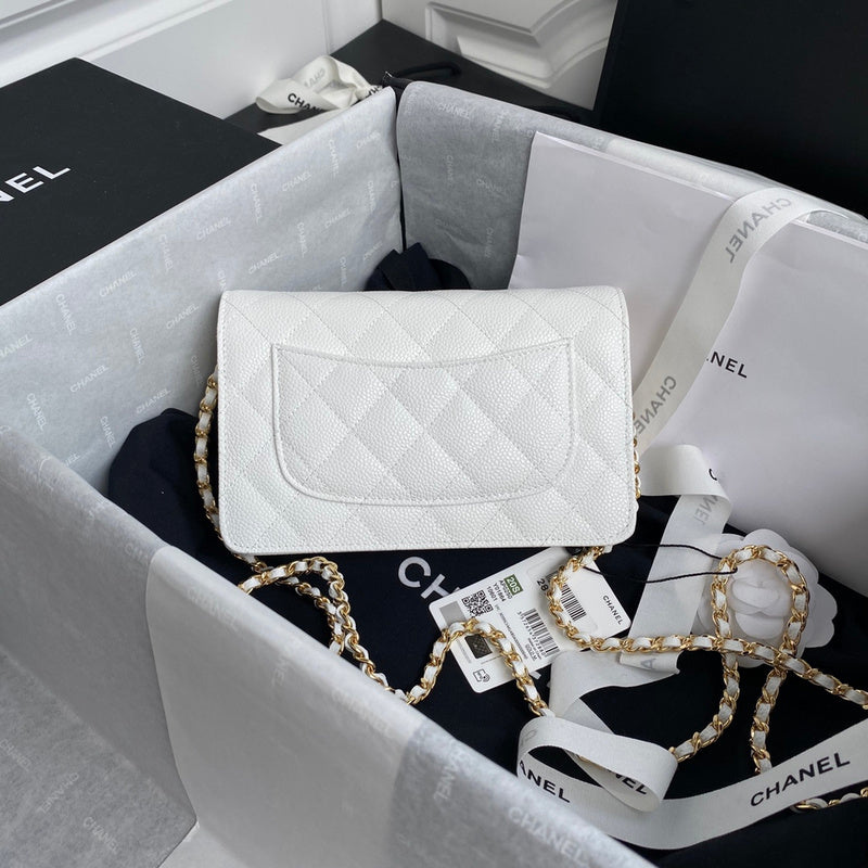 Zivas Charm Chic Craftsmanship Fashion Handbag (Considered Detail & Form) – Interior View