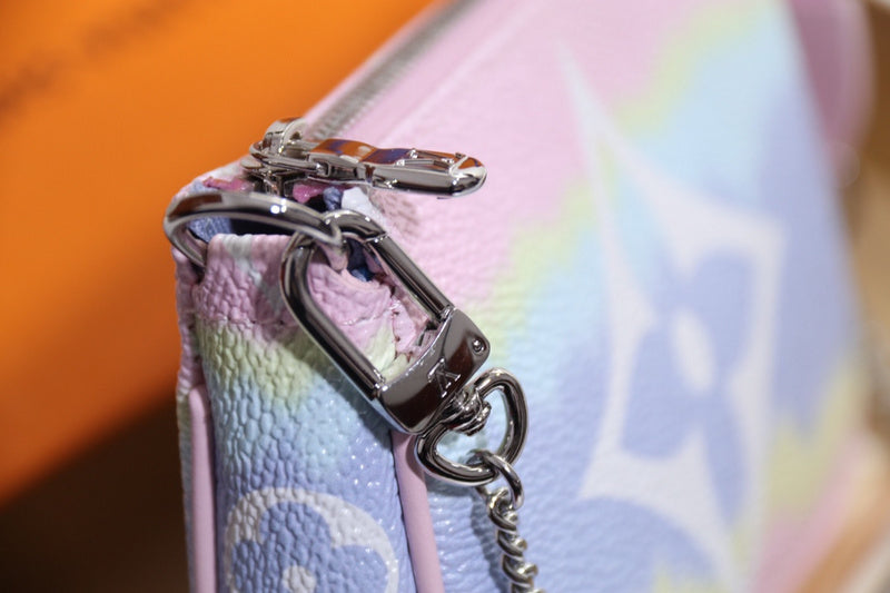 Side profile of modern classic women's handbag – women's premium purse