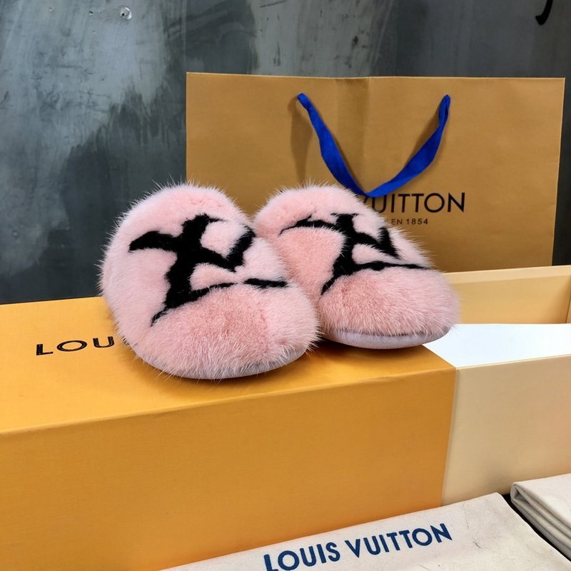 Close-up detail view of Louis Vuitton luxury piece style No.128