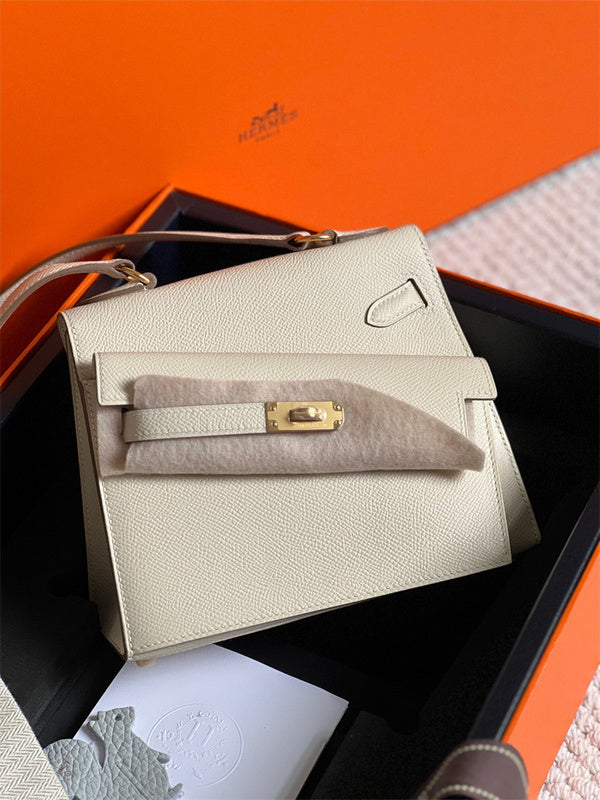  Statement top-handle bag carried on shoulder 10