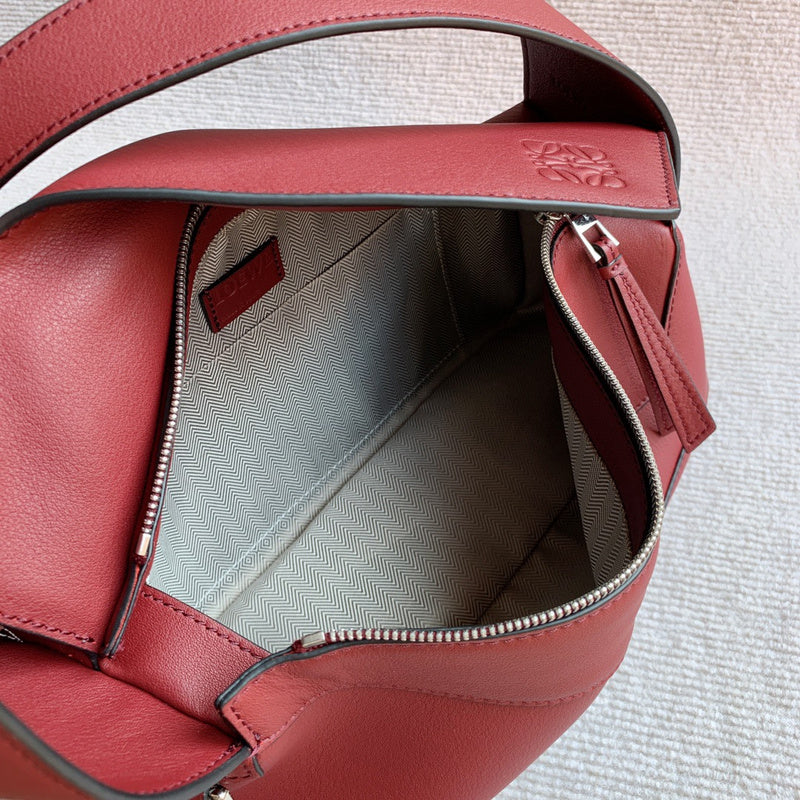 Ziva's Charm handbag – product shot (28cm*12cm*11cm)