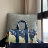  Tailored handbag front view