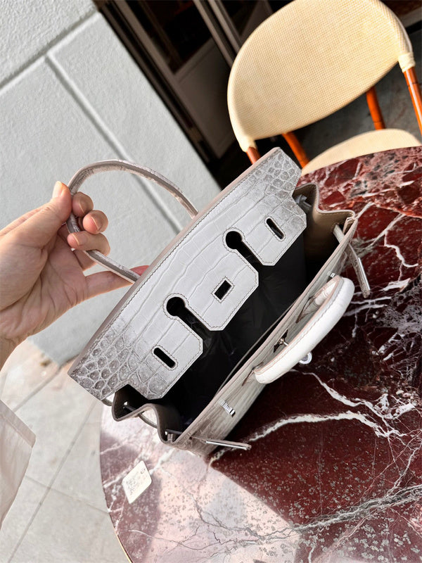 Chic top-handle bag front view 7