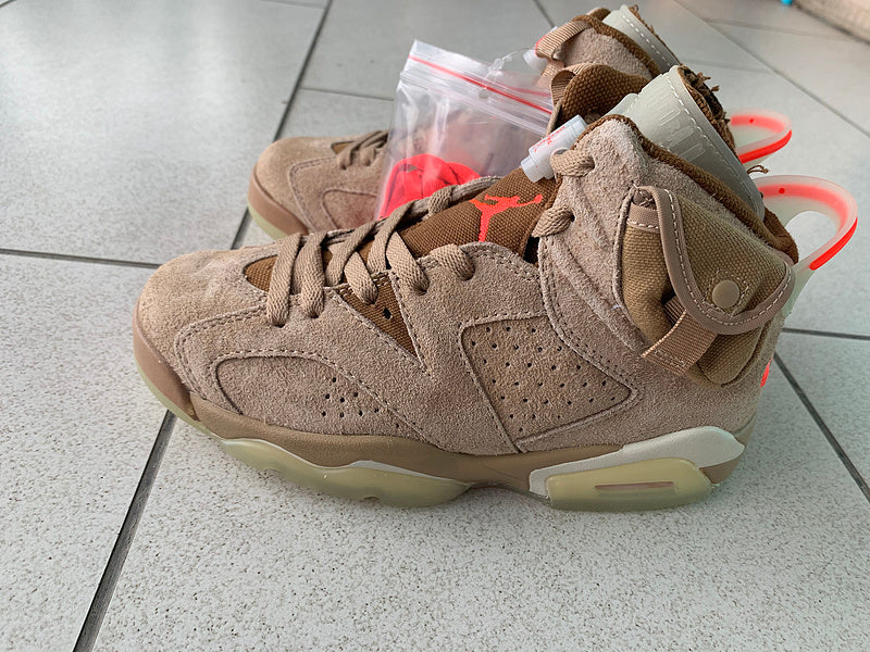 Nike Men's & Women's Premium Casual Sneakers — Style 196 close-up view