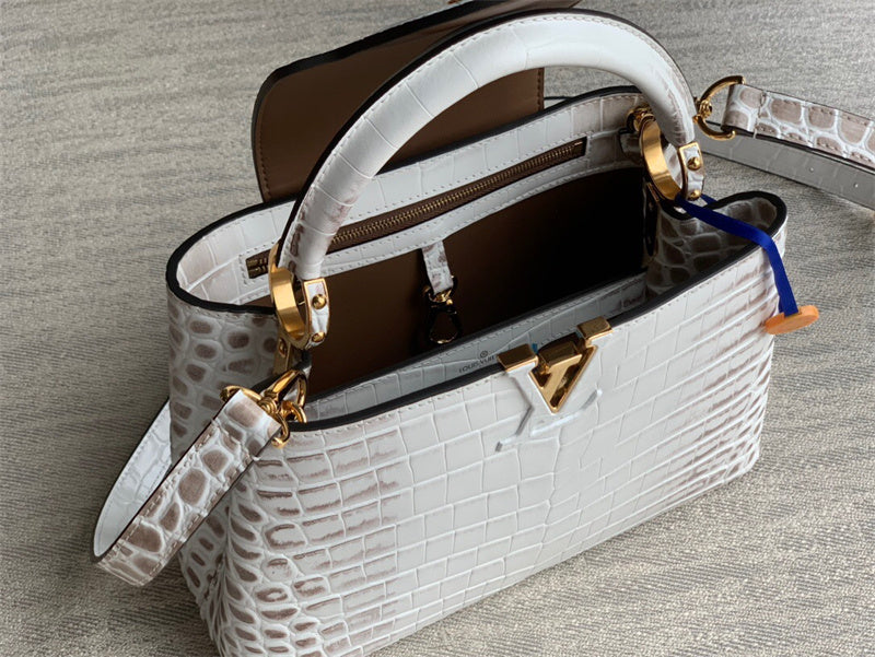  tote bag interior and compartment view 9