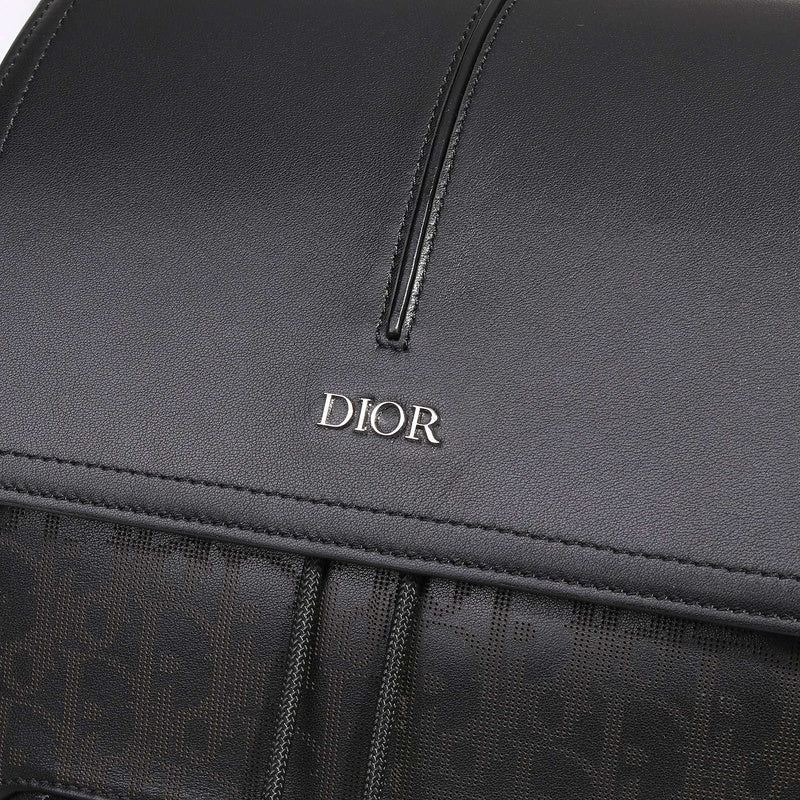 Back view of sleek signature women's handbag – women's designer-style accessory