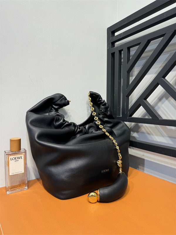 Ziva's Charm handbag – detail view (29cm*24cm*10.5cm)