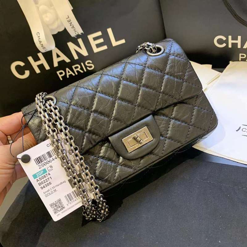 Zivas Charm Understated Luxury Luxury Handbag (Everyday Luxury Essential) – Detail View
