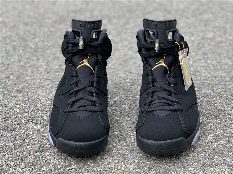 Nike Men's & Women's Premium Designer Sneakers — Style 010 hardware detail