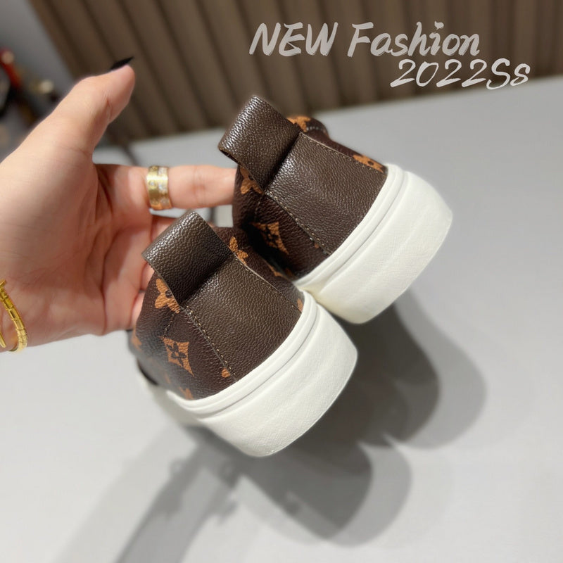 Louis Vuitton shoes Style 338 - top view showing design